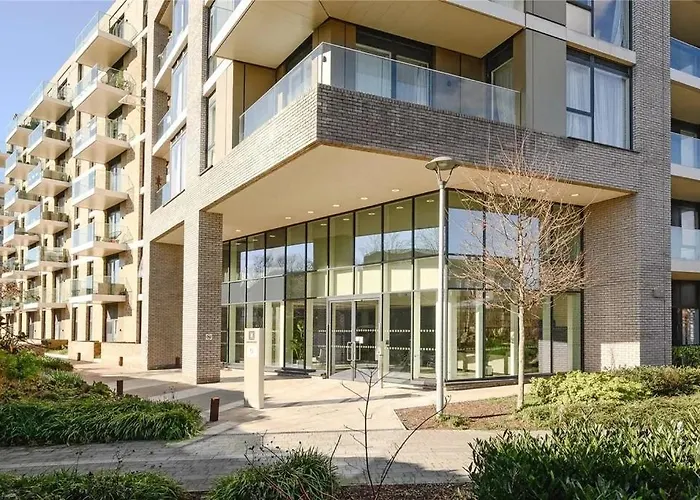 Modern & Cosy Flat In Kingston