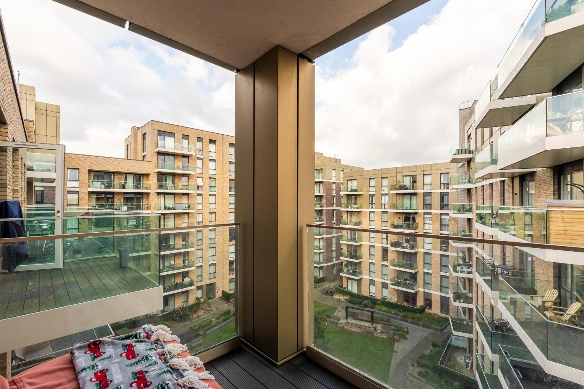 Modern & Cosy Flat In Kingston *