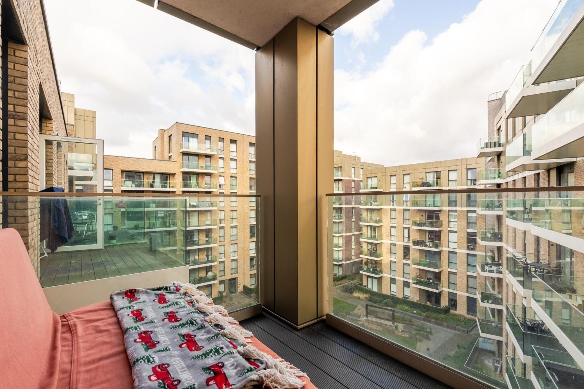 Modern & Cosy Flat In Kingston *