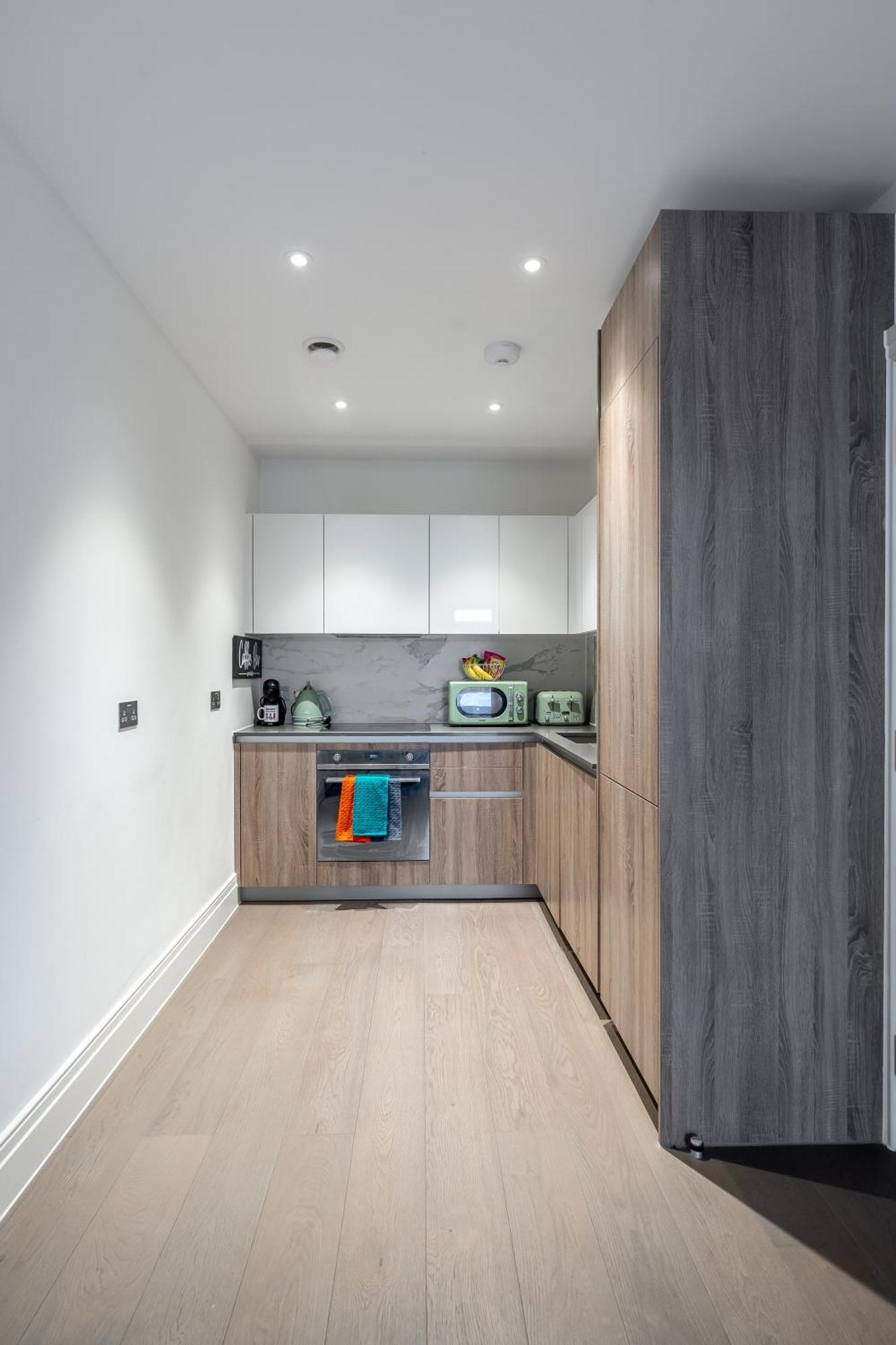 Modern & Cosy Flat In Kingston Apartment