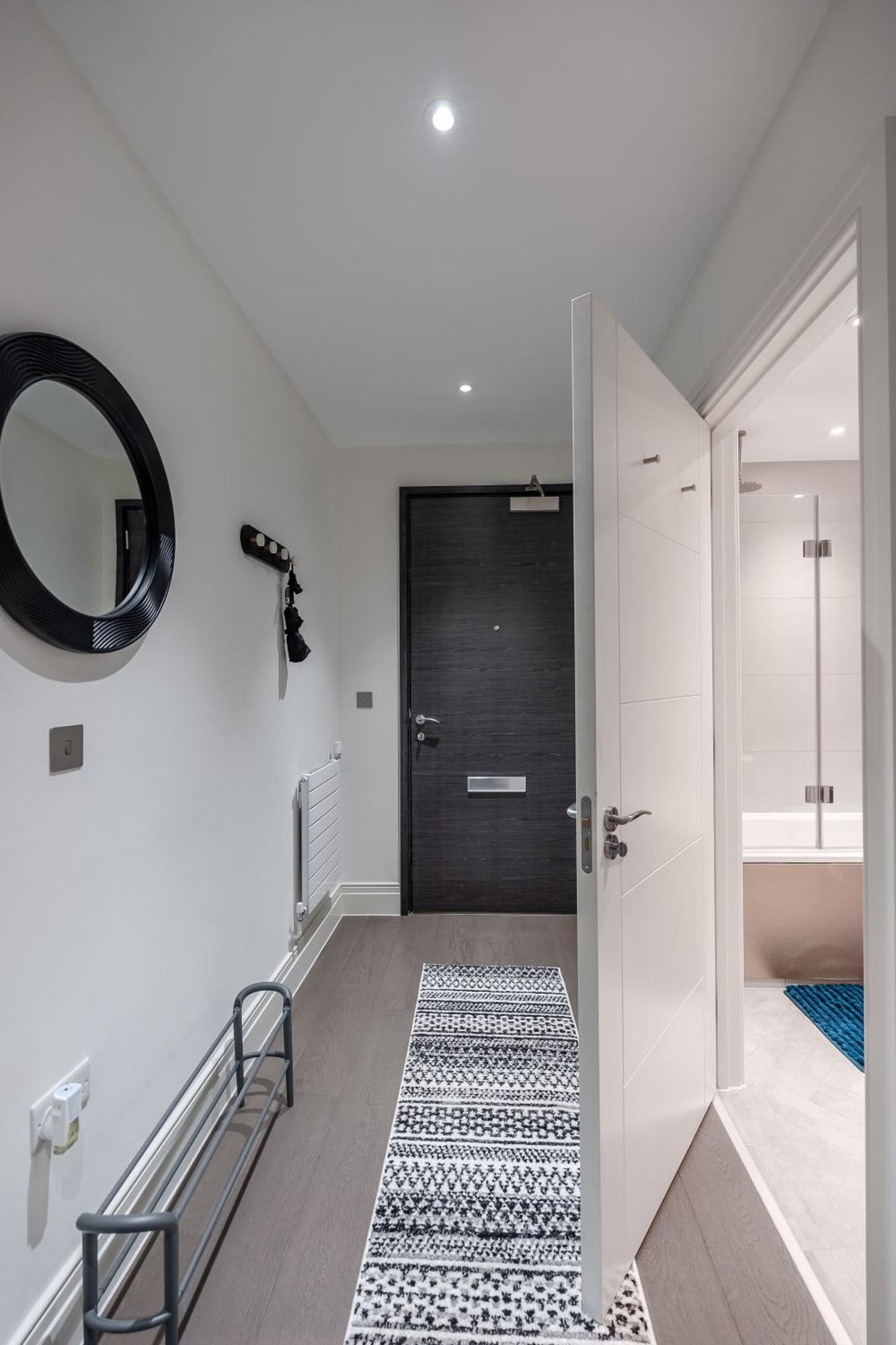 Modern & Cosy Flat In Kingston