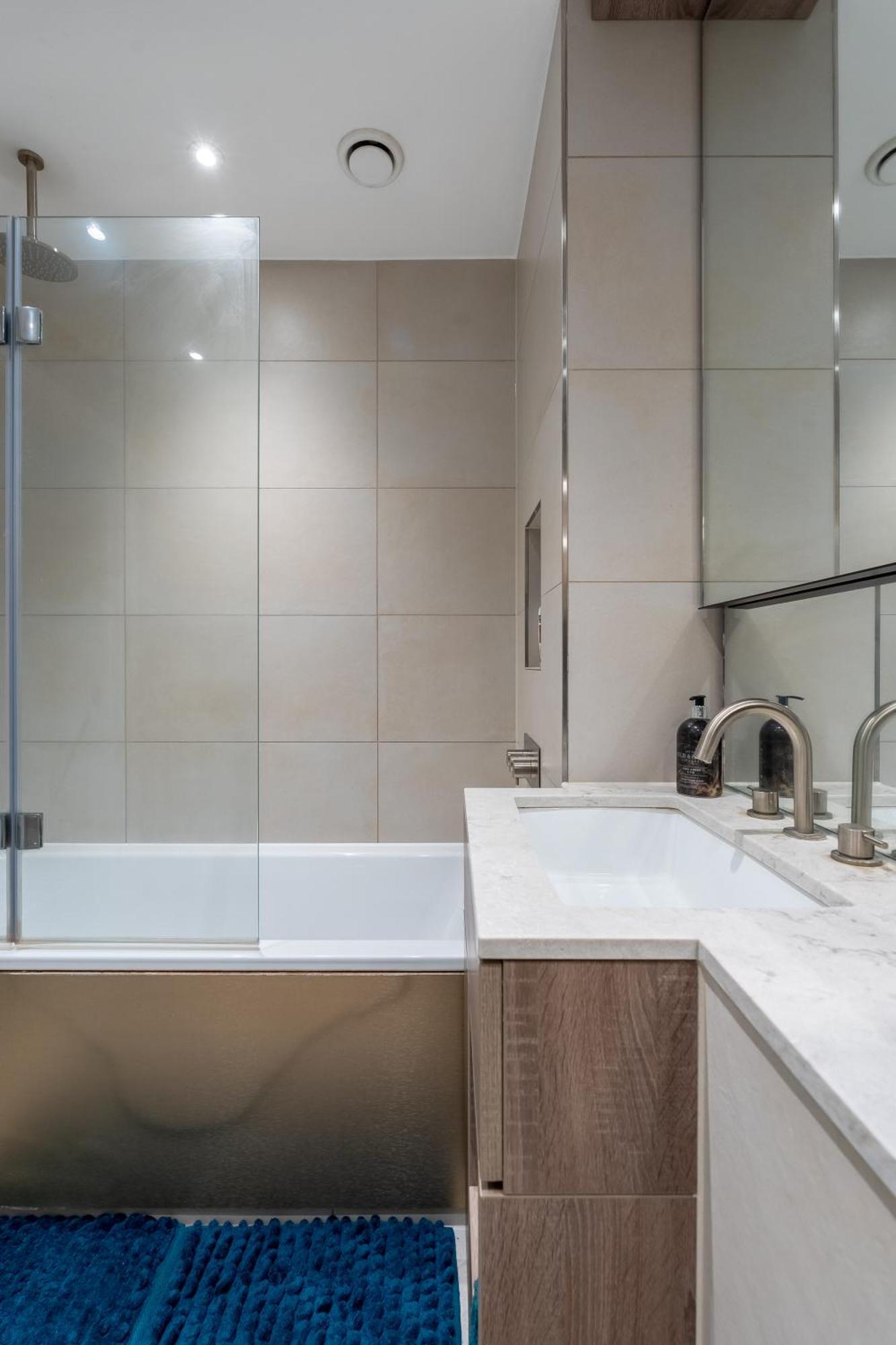Modern & Cosy Flat In Kingston *